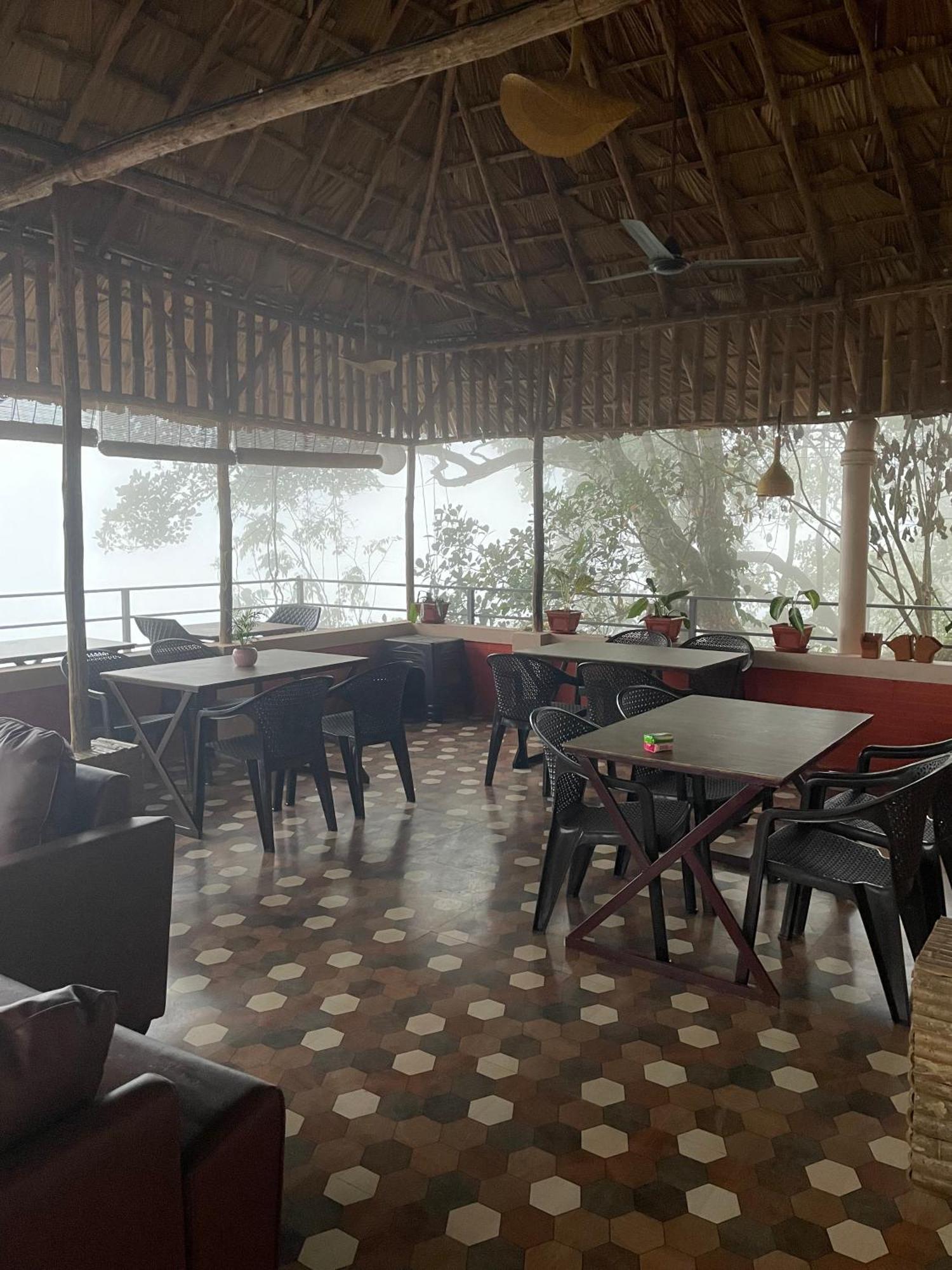 Sunset Valley Kerala Pool Resort - Serene Natural Forest Cottage Stay In Idukki With Sunrise & Sunset Panoramas, Natural Streams & Tranquil Summer Evenings Pīrmed エクステリア 写真