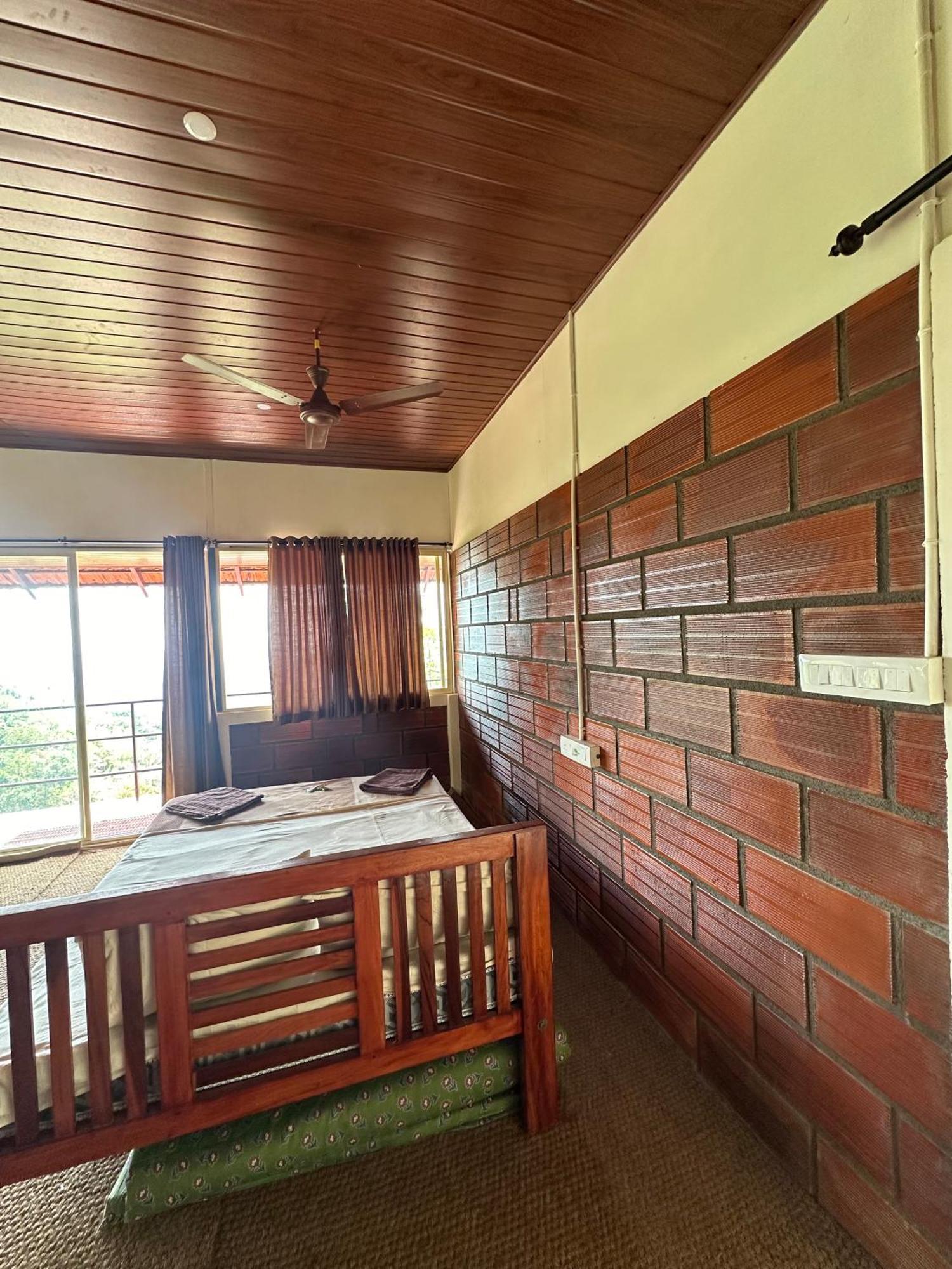 Sunset Valley Kerala Pool Resort - Serene Natural Forest Cottage Stay In Idukki With Sunrise & Sunset Panoramas, Natural Streams & Tranquil Summer Evenings Pīrmed エクステリア 写真