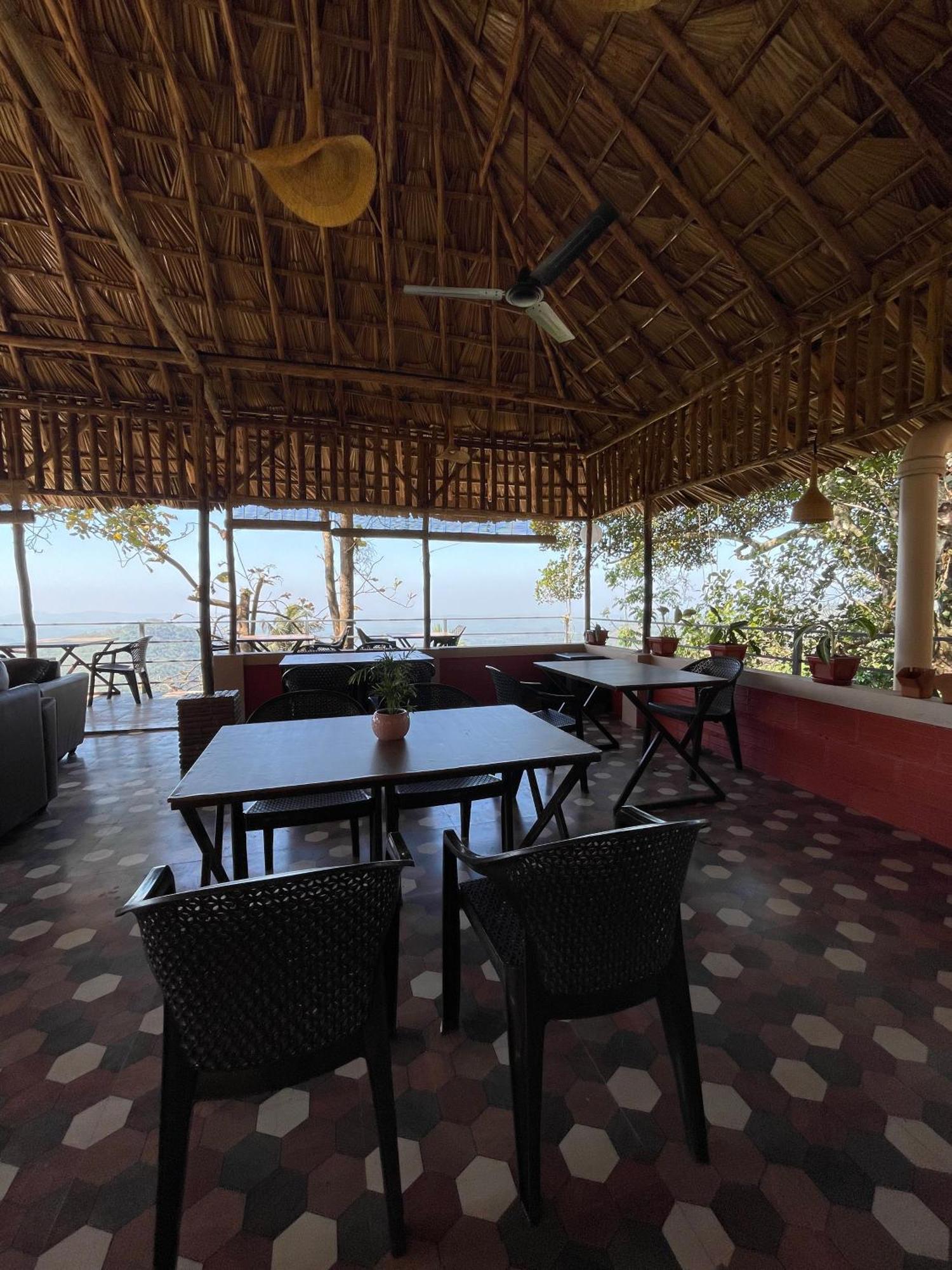 Sunset Valley Kerala Pool Resort - Serene Natural Forest Cottage Stay In Idukki With Sunrise & Sunset Panoramas, Natural Streams & Tranquil Summer Evenings Pīrmed エクステリア 写真