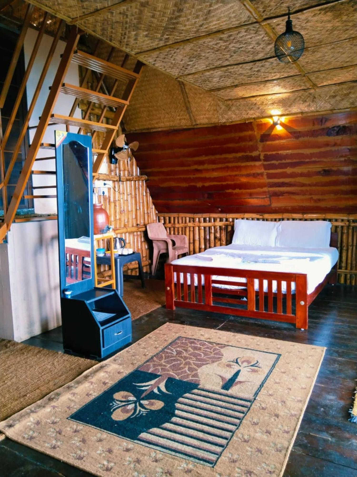 Sunset Valley Kerala Pool Resort - Serene Natural Forest Cottage Stay In Idukki With Sunrise & Sunset Panoramas, Natural Streams & Tranquil Summer Evenings Pīrmed エクステリア 写真