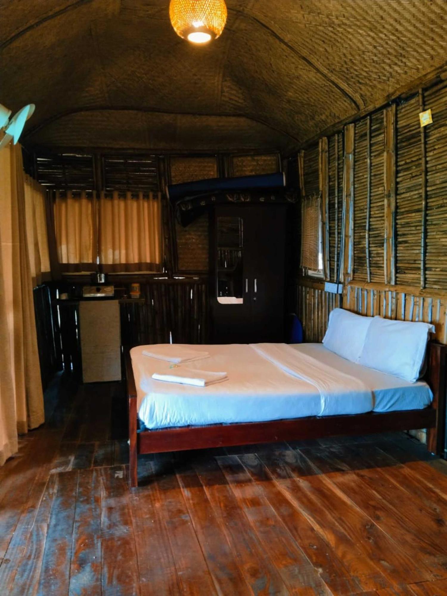 Sunset Valley Kerala Pool Resort - Serene Natural Forest Cottage Stay In Idukki With Sunrise & Sunset Panoramas, Natural Streams & Tranquil Summer Evenings Pīrmed エクステリア 写真