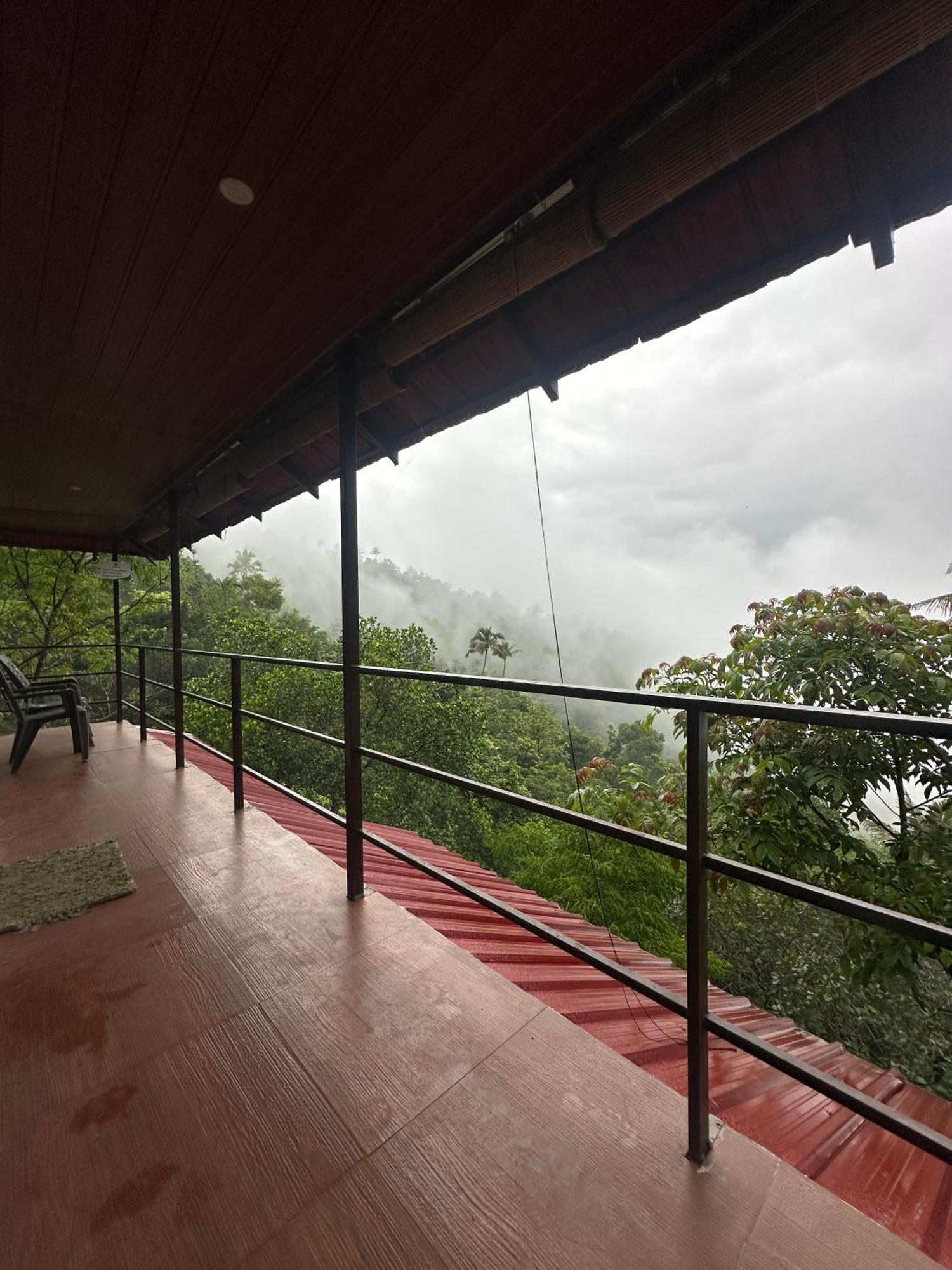 Sunset Valley Kerala Pool Resort - Serene Natural Forest Cottage Stay In Idukki With Sunrise & Sunset Panoramas, Natural Streams & Tranquil Summer Evenings Pīrmed エクステリア 写真