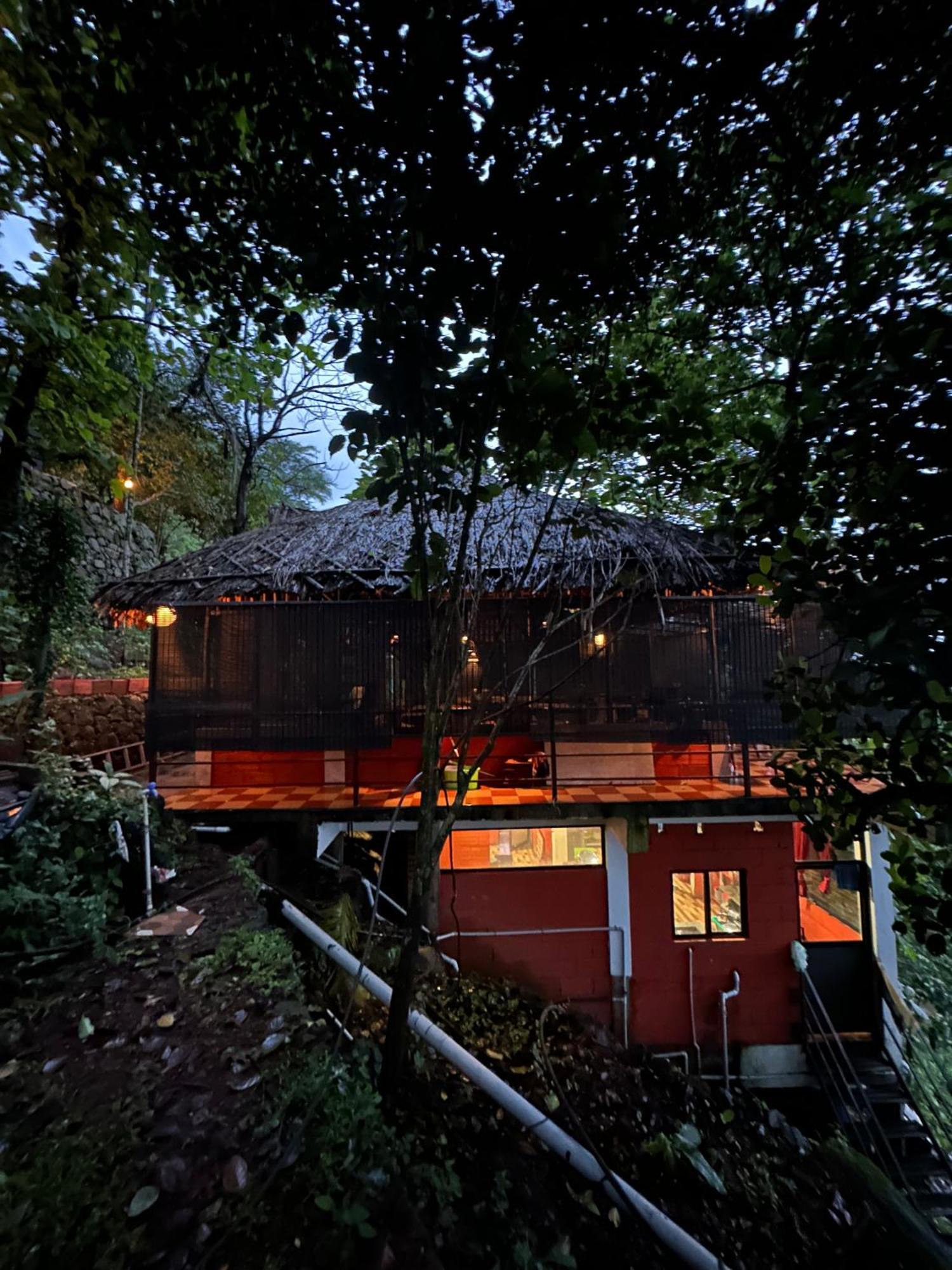 Sunset Valley Kerala Pool Resort - Serene Natural Forest Cottage Stay In Idukki With Sunrise & Sunset Panoramas, Natural Streams & Tranquil Summer Evenings Pīrmed エクステリア 写真