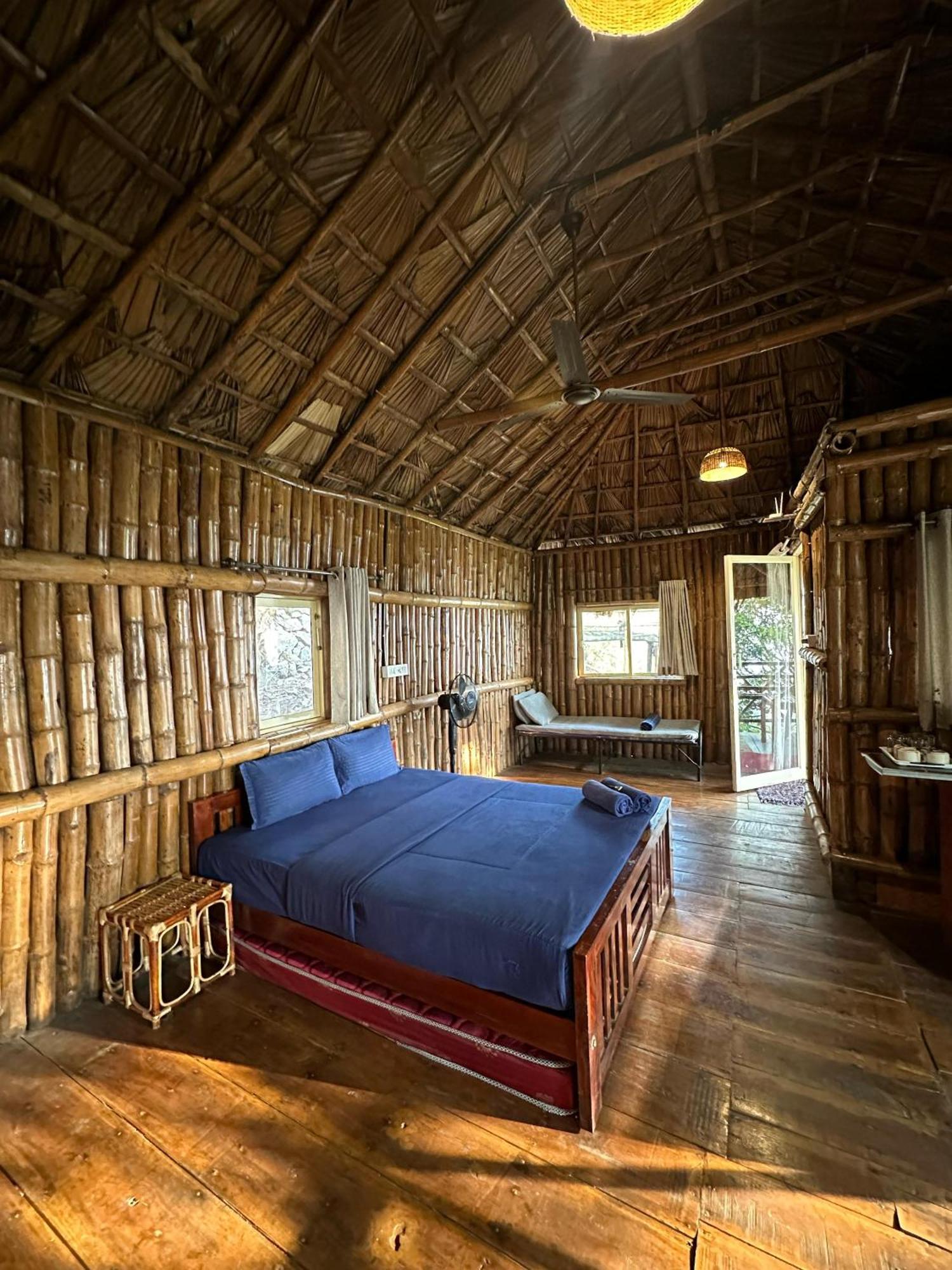 Sunset Valley Kerala Pool Resort - Serene Natural Forest Cottage Stay In Idukki With Sunrise & Sunset Panoramas, Natural Streams & Tranquil Summer Evenings Pīrmed エクステリア 写真