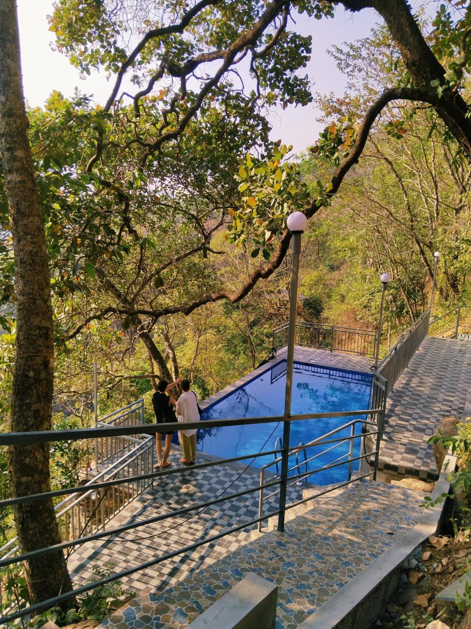 Sunset Valley Kerala Pool Resort - Serene Natural Forest Cottage Stay In Idukki With Sunrise & Sunset Panoramas, Natural Streams & Tranquil Summer Evenings Pīrmed エクステリア 写真
