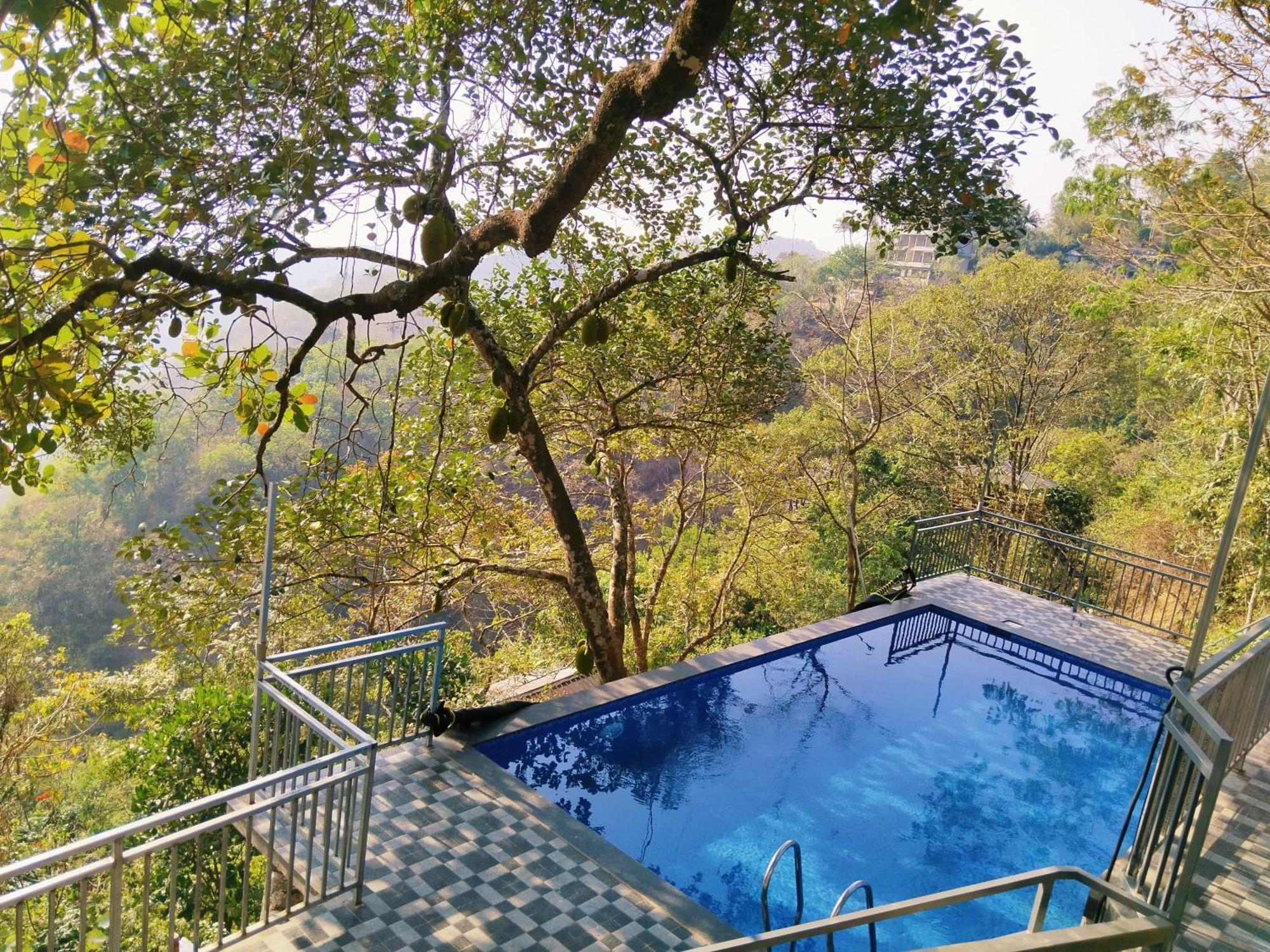 Sunset Valley Kerala Pool Resort - Serene Natural Forest Cottage Stay In Idukki With Sunrise & Sunset Panoramas, Natural Streams & Tranquil Summer Evenings Pīrmed エクステリア 写真