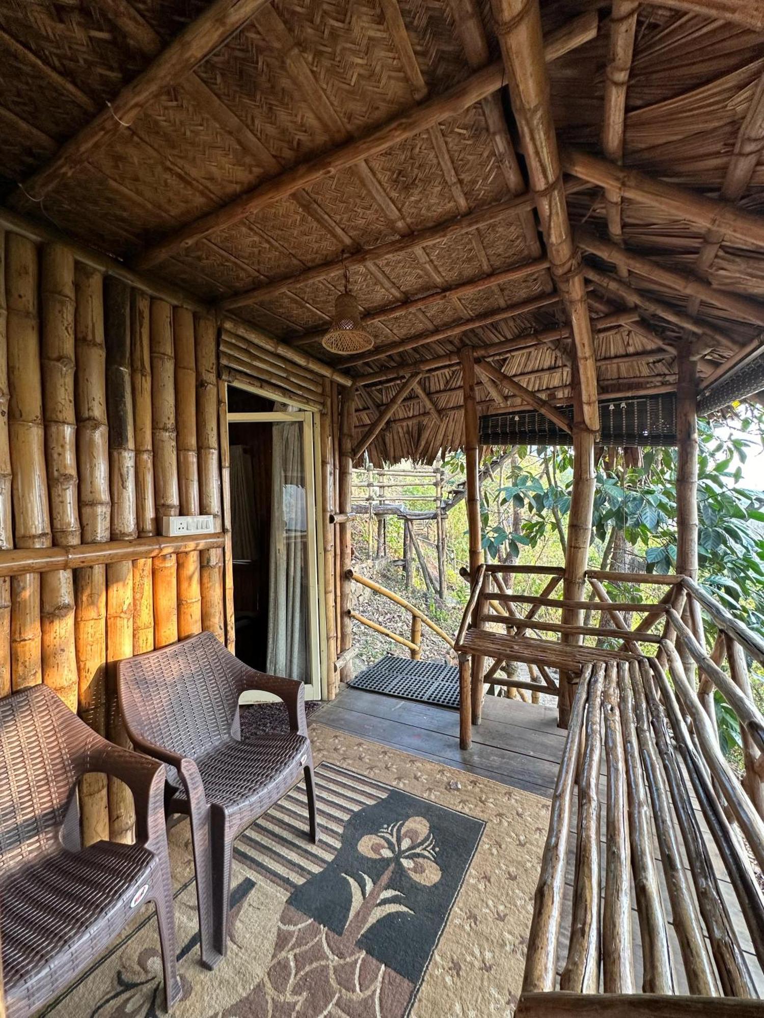 Sunset Valley Kerala Pool Resort - Serene Natural Forest Cottage Stay In Idukki With Sunrise & Sunset Panoramas, Natural Streams & Tranquil Summer Evenings Pīrmed エクステリア 写真