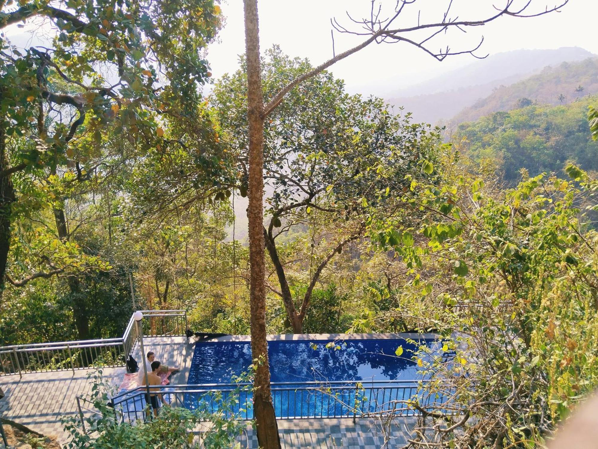 Sunset Valley Kerala Pool Resort - Serene Natural Forest Cottage Stay In Idukki With Sunrise & Sunset Panoramas, Natural Streams & Tranquil Summer Evenings Pīrmed エクステリア 写真