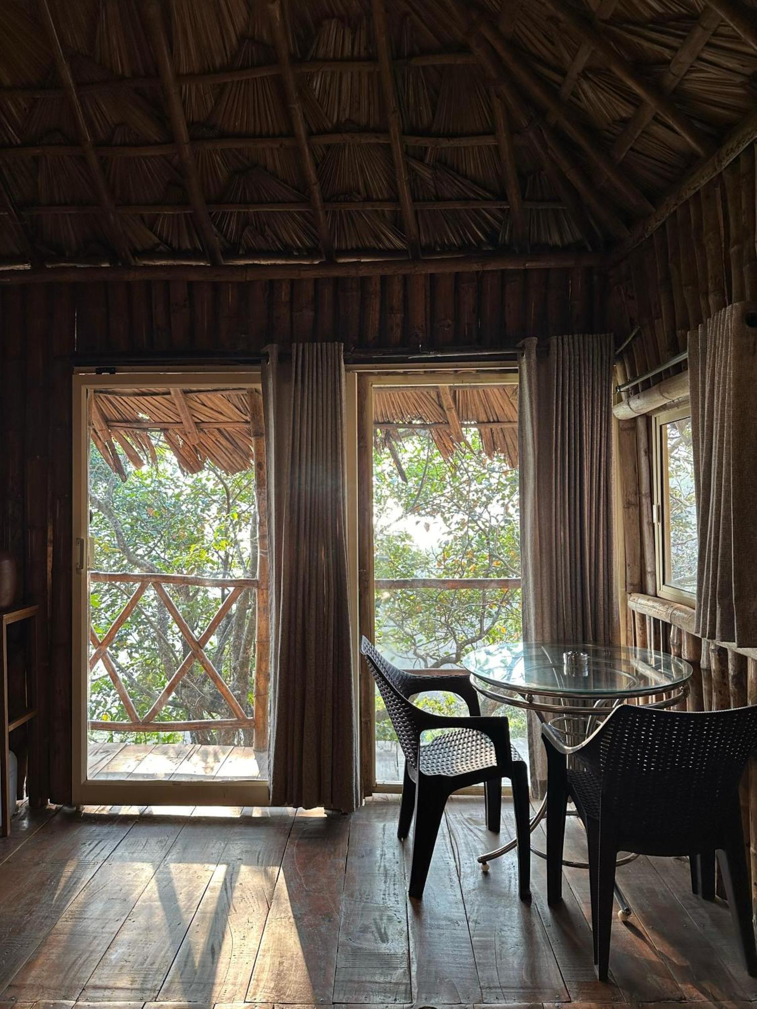 Sunset Valley Kerala Pool Resort - Serene Natural Forest Cottage Stay In Idukki With Sunrise & Sunset Panoramas, Natural Streams & Tranquil Summer Evenings Pīrmed エクステリア 写真