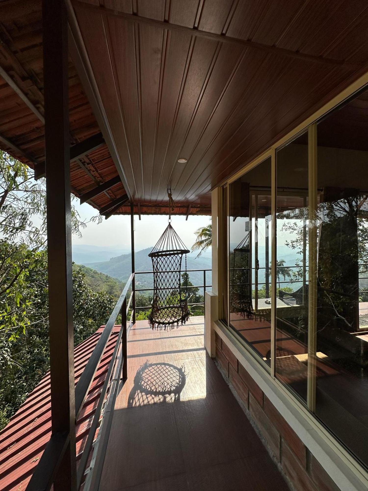 Sunset Valley Kerala Pool Resort - Serene Natural Forest Cottage Stay In Idukki With Sunrise & Sunset Panoramas, Natural Streams & Tranquil Summer Evenings Pīrmed エクステリア 写真