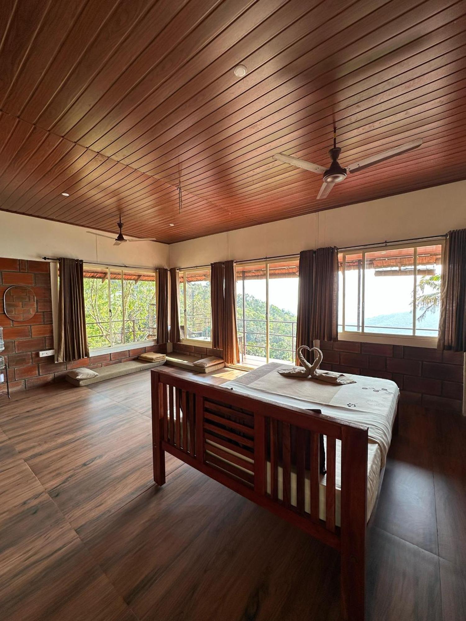 Sunset Valley Kerala Pool Resort - Serene Natural Forest Cottage Stay In Idukki With Sunrise & Sunset Panoramas, Natural Streams & Tranquil Summer Evenings Pīrmed エクステリア 写真