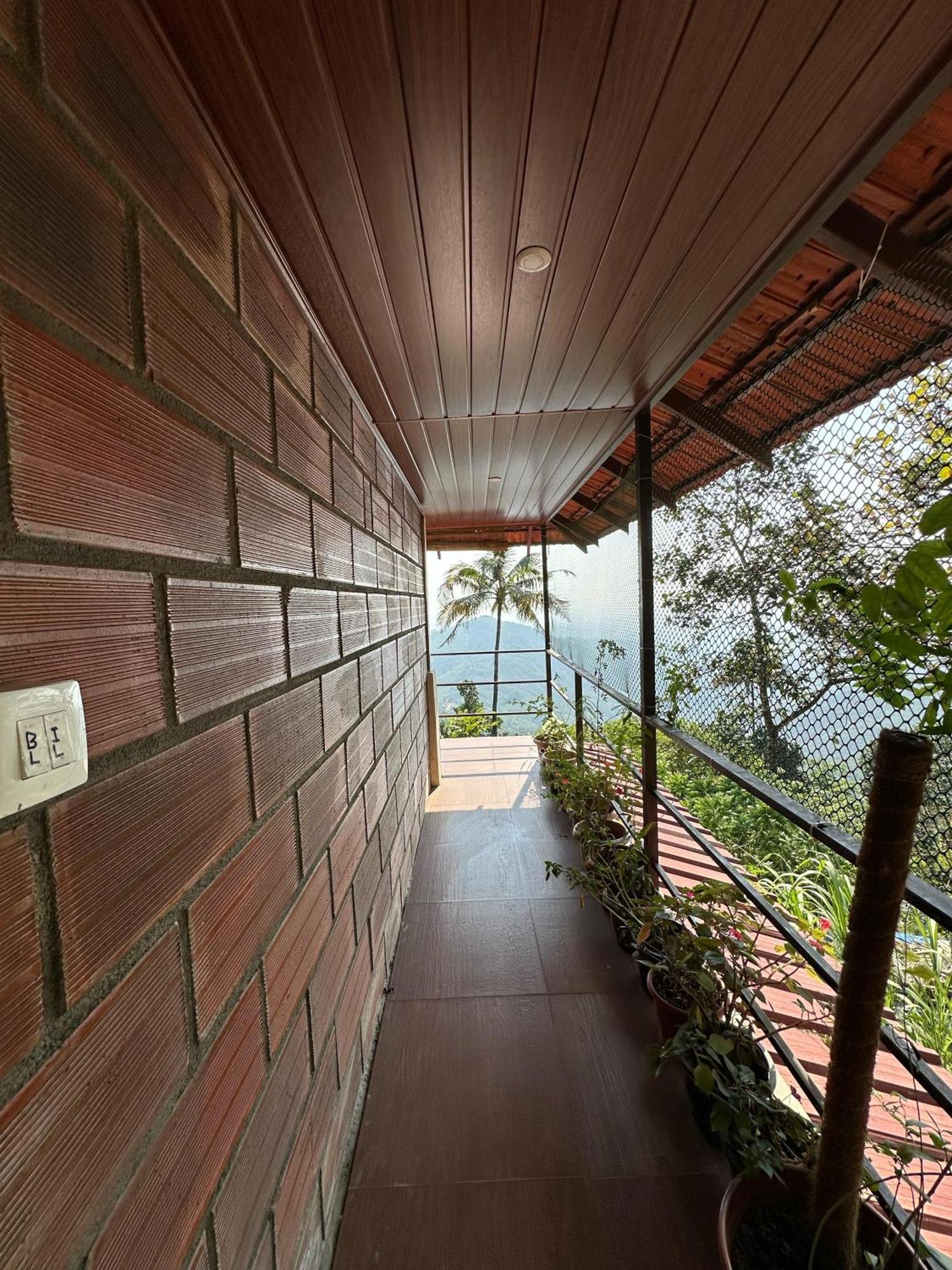 Sunset Valley Kerala Pool Resort - Serene Natural Forest Cottage Stay In Idukki With Sunrise & Sunset Panoramas, Natural Streams & Tranquil Summer Evenings Pīrmed エクステリア 写真